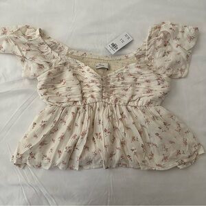 NWT Hollister Floral Flowy Top Size M